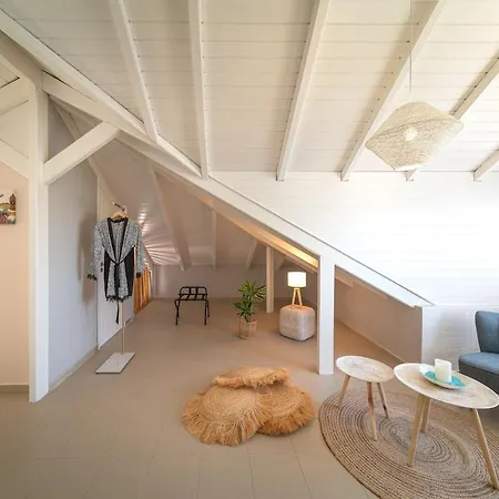 Sunnyvilla Rhodes *